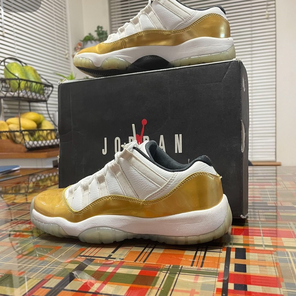 Jordan Retro 11 Lowgold